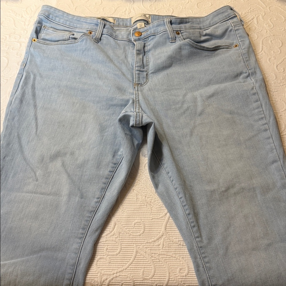 Universal Thread Mid Rise Skinny Jeans - Light Blue - Picture 4 of 11